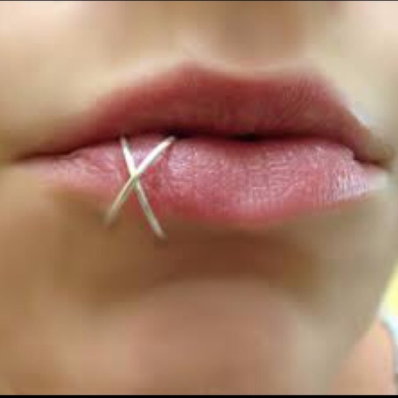 💸FINAL PRICE DROP💕NIB Handmade Criss Cross Faux Cuff💕 - Picture 7 of 14